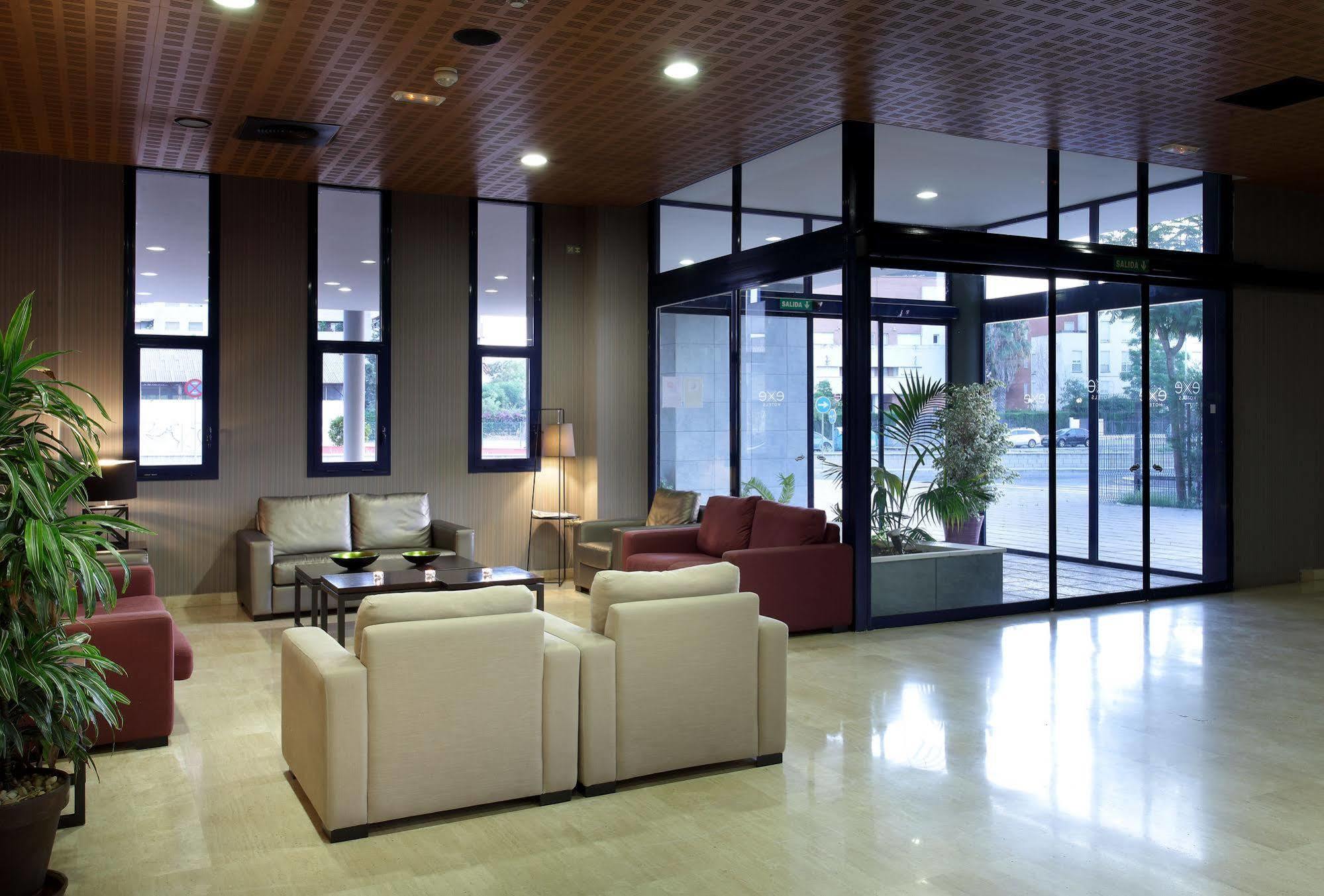 Exe Sevilla Palmera Εξωτερικό φωτογραφία